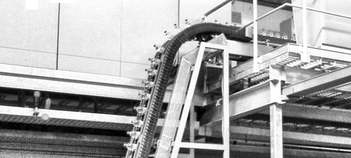 Translation of vertical conveyor system manuals